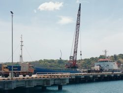 Dua Kapal Sandar di Dermaga Pelabuhan Krueng Raya Pelindo, Logistik Aceh Terus Menggeliat